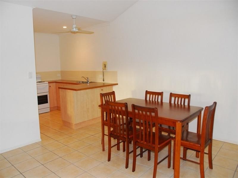 1/15 Macarthur Drive, Cannonvale QLD 4802