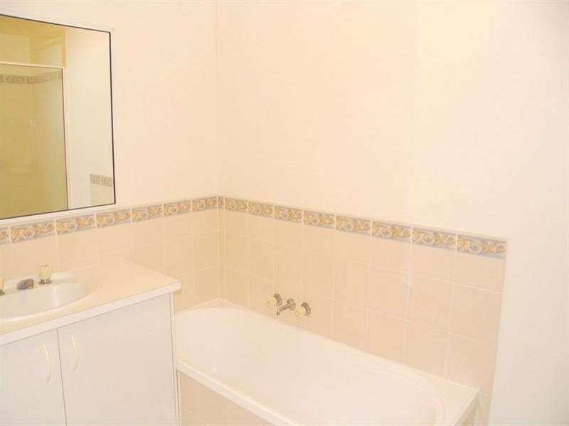 1/15 Macarthur Drive, Cannonvale QLD 4802