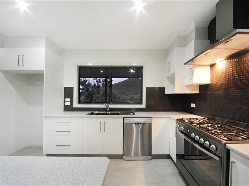 3 Scarlet Gum Close, Cannonvale QLD 4802