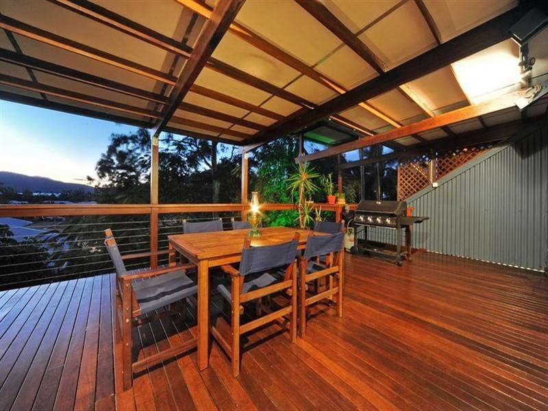 6 Wambiri Street, Cannonvale QLD 4802