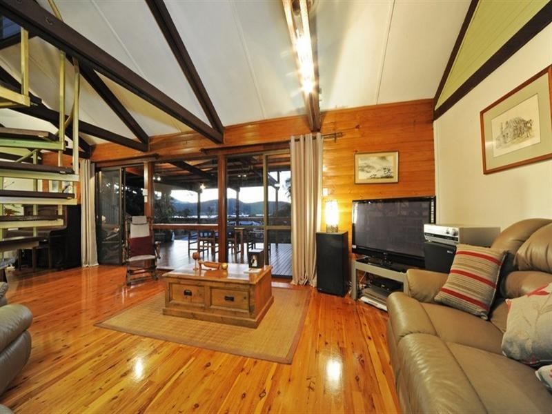 6 Wambiri Street, Cannonvale QLD 4802