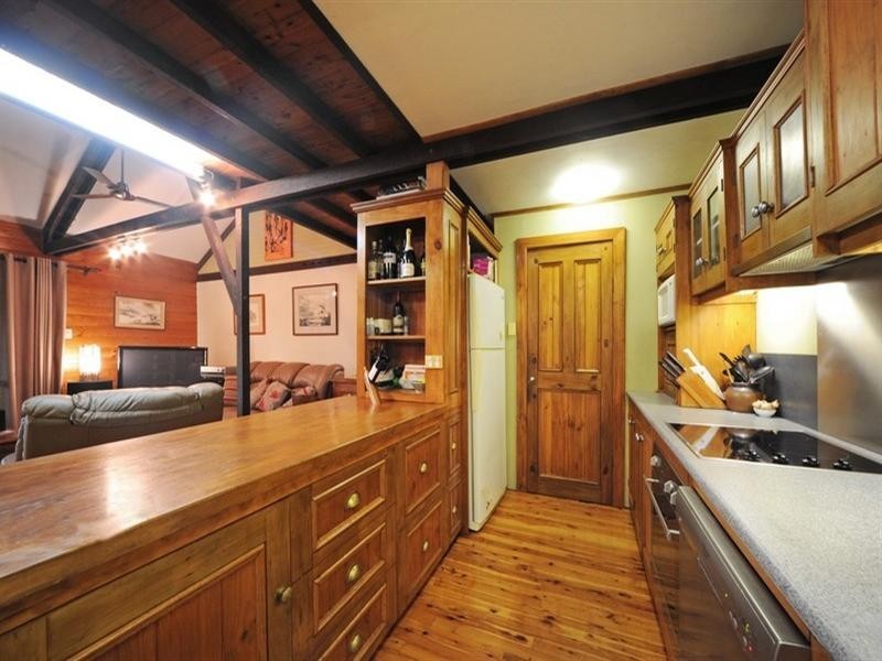 6 Wambiri Street, Cannonvale QLD 4802