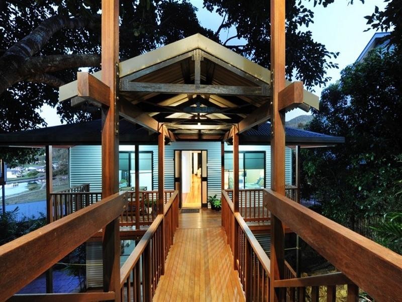 21 Daydream Court, Cannonvale QLD 4802