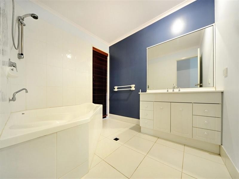 21 Daydream Court, Cannonvale QLD 4802