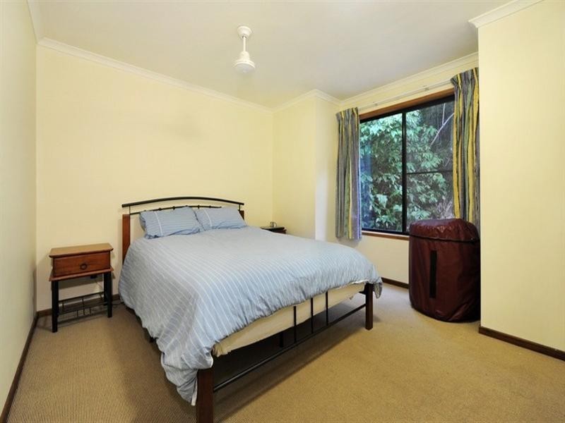 9 Country Road, Cannonvale QLD 4802