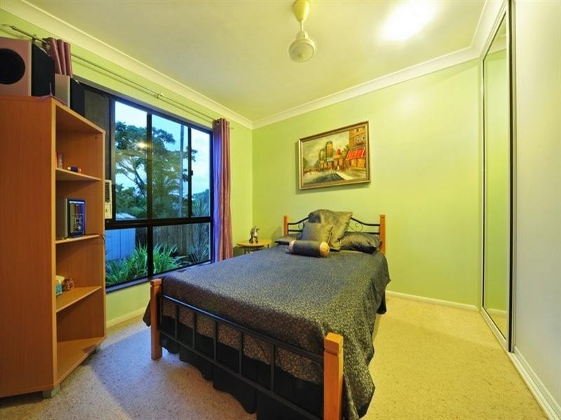 30 Valley Drive, Cannonvale QLD 4802