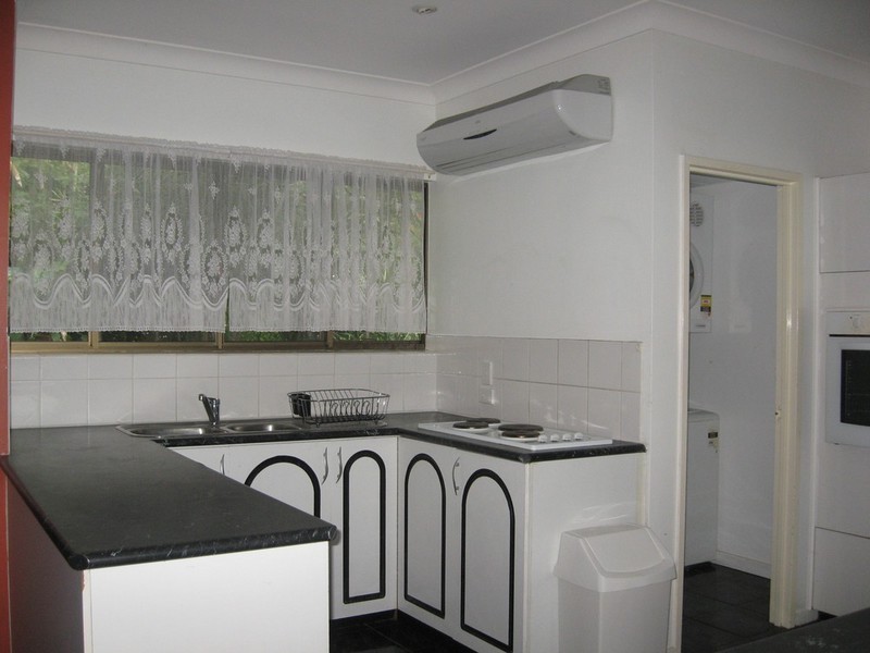 8/2 Eshelby Drive, Cannonvale QLD 4802