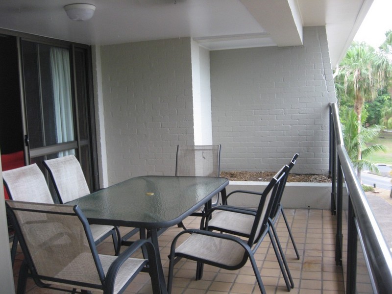 8/2 Eshelby Drive, Cannonvale QLD 4802