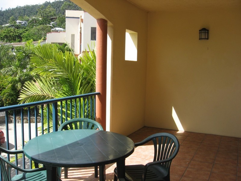 13/24 Island Drive, Cannonvale QLD 4802