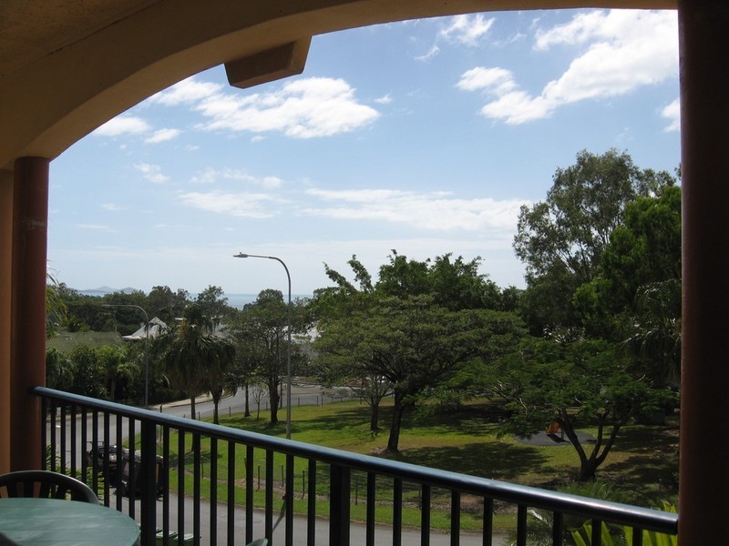 13/24 Island Drive, Cannonvale QLD 4802