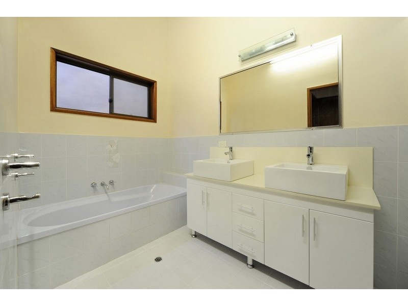 7 Kara Crescent, Airlie Beach QLD 4802