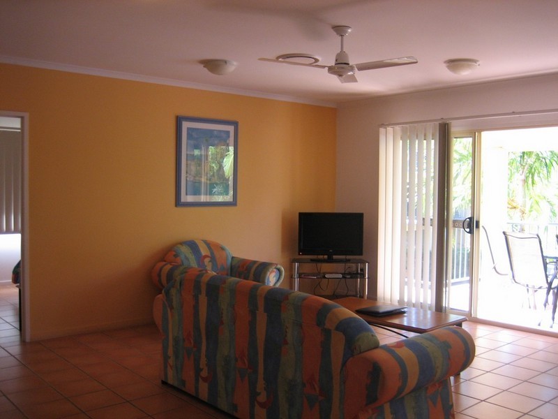 10/24 Beach Road, Cannonvale QLD 4802