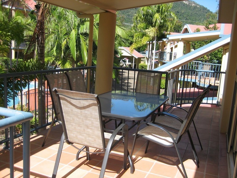 10/24 Beach Road, Cannonvale QLD 4802