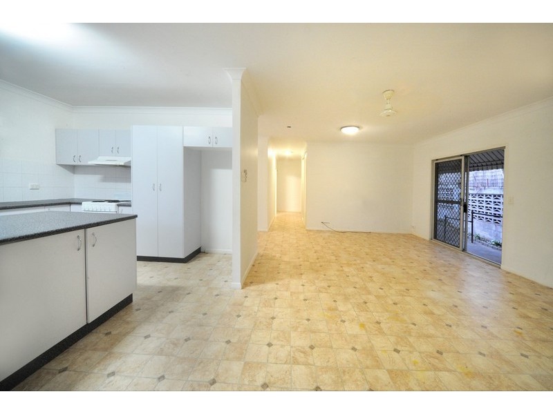 4 Pleasant Drive, Cannonvale QLD 4802