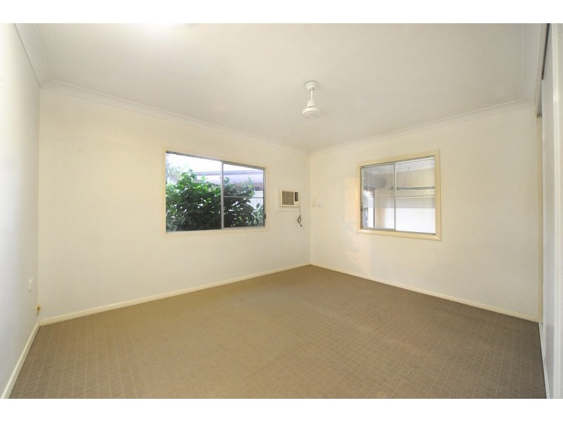 4 Pleasant Drive, Cannonvale QLD 4802