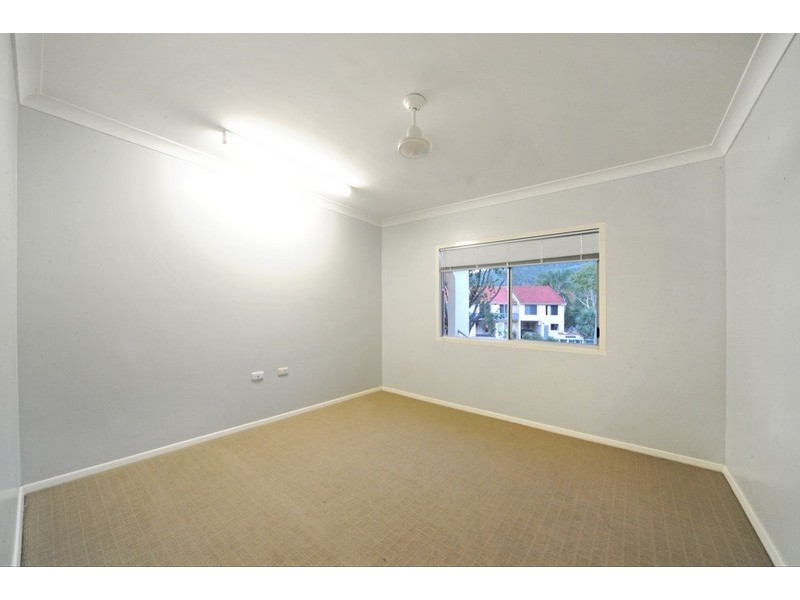 4 Pleasant Drive, Cannonvale QLD 4802