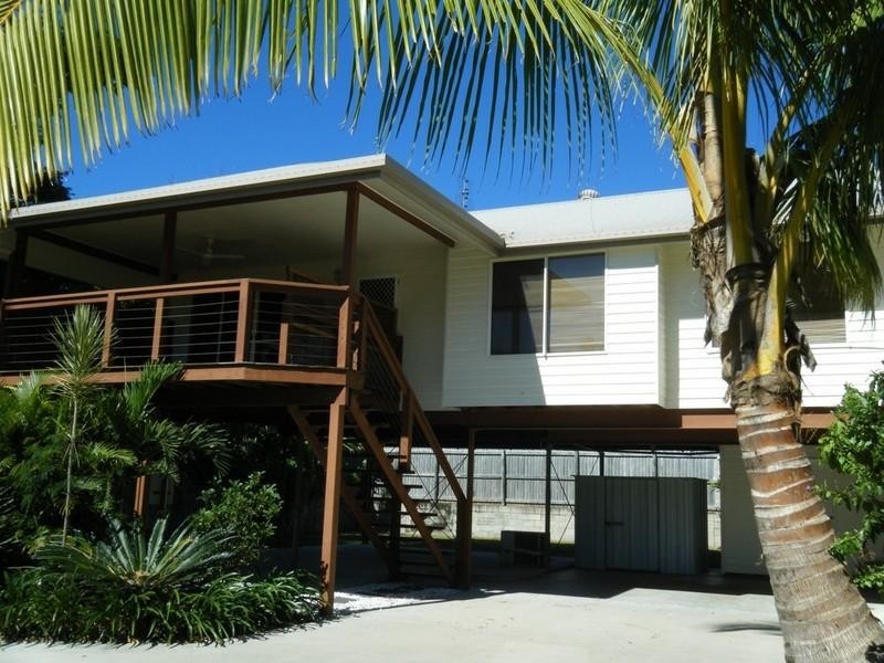 1/8a Erromango Drive, Jubilee Pocket QLD 4802