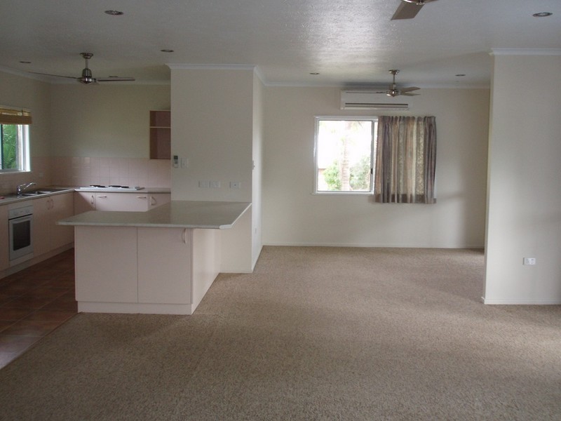 14 Schnapper Street, Cannonvale QLD 4802