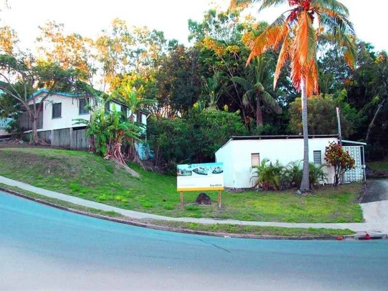 9 Begley Street, Airlie Beach QLD 4802