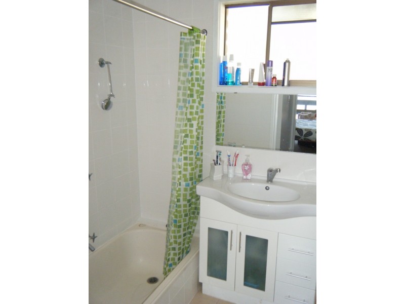 11/2 Lewis Street, Airlie Beach QLD 4802