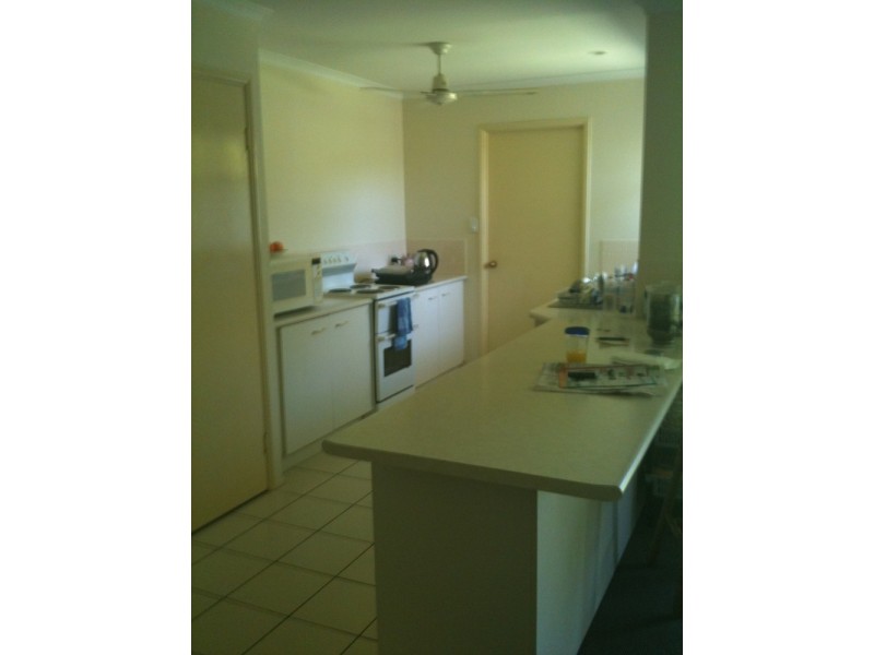 11 Cateran Close, Cannonvale QLD 4802