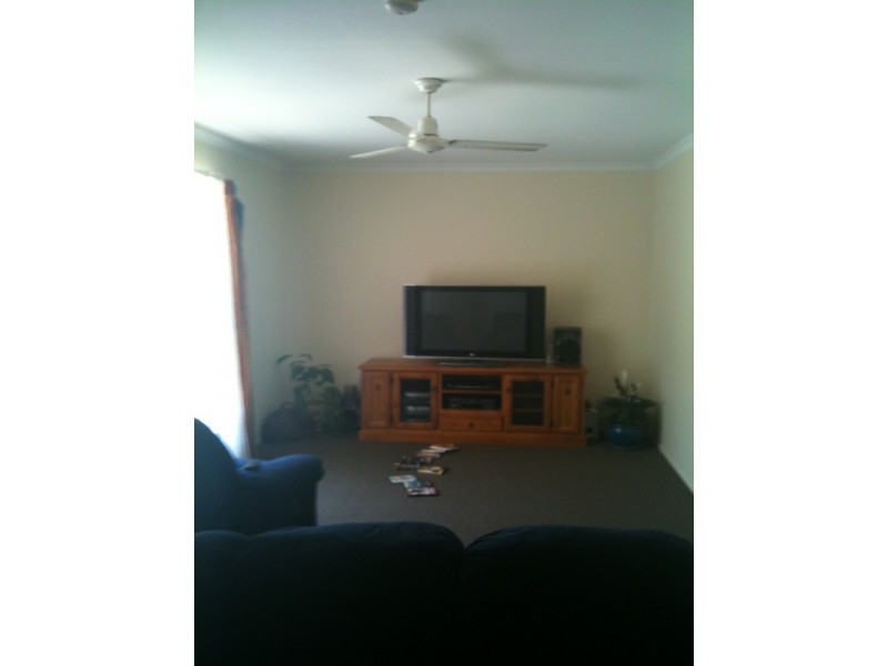 11 Cateran Close, Cannonvale QLD 4802