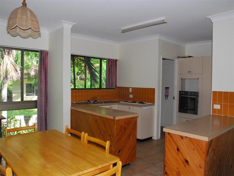 106/2 Eshelby Drive, Cannonvale QLD 4802