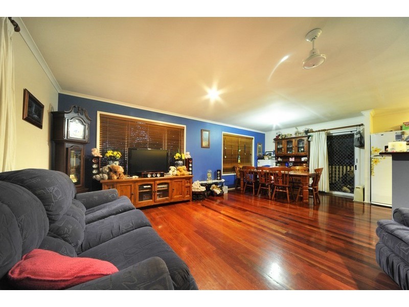 37 South Molle Boulevard, Cannonvale QLD 4802