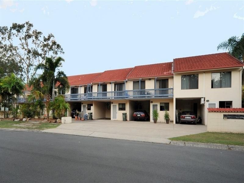 3/5 Pleasant Drive, Cannonvale QLD 4802