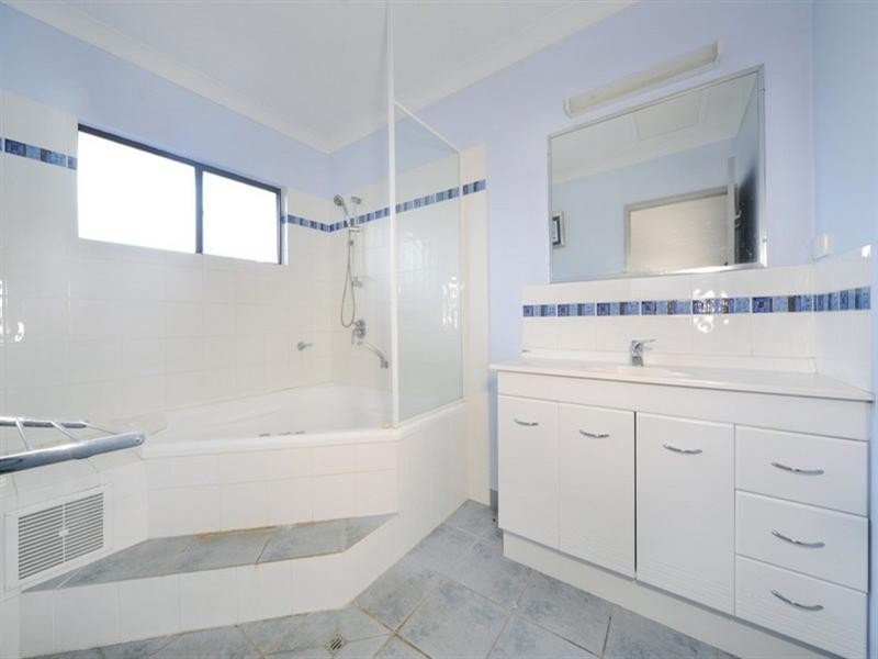 3/5 Pleasant Drive, Cannonvale QLD 4802