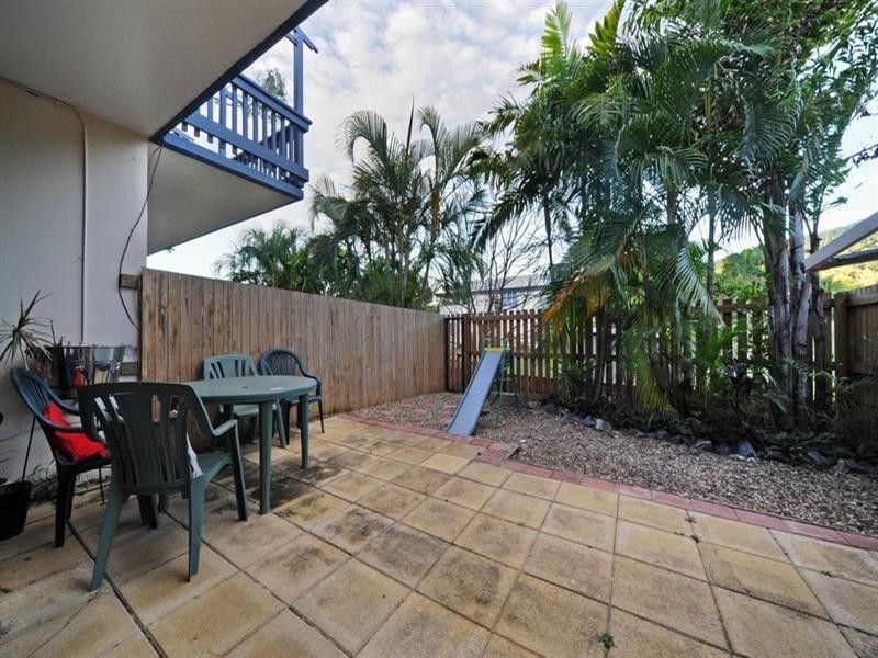 3/5 Pleasant Drive, Cannonvale QLD 4802