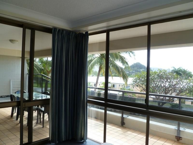 10/2 Eshelby Drive, Cannonvale QLD 4802