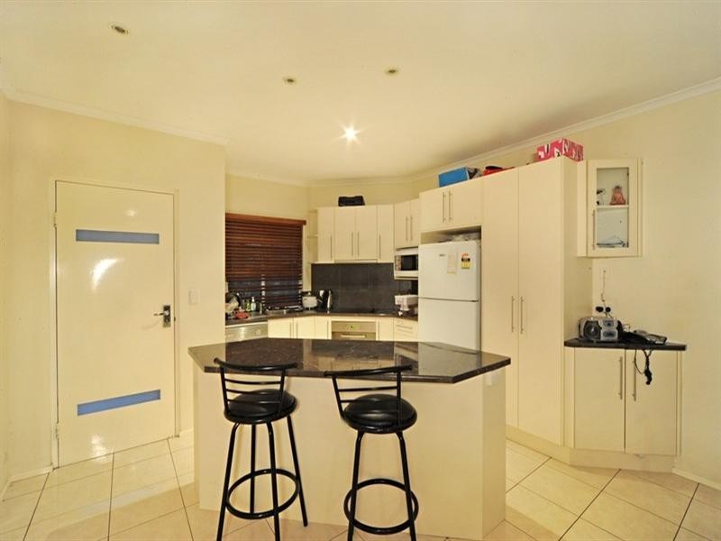 2/6 Salmon Street, Cannonvale QLD 4802