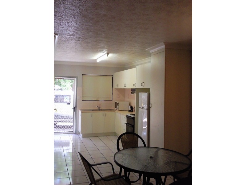 1/5 Pleasant Drive, Cannonvale QLD 4802