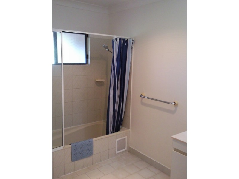 1/5 Pleasant Drive, Cannonvale QLD 4802
