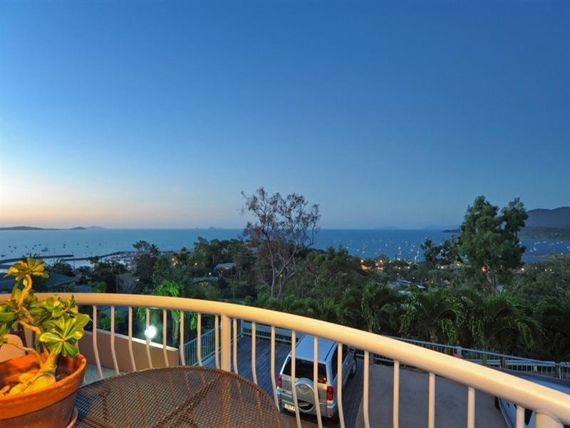 12/2 Nara Avenue, Airlie Beach QLD 4802