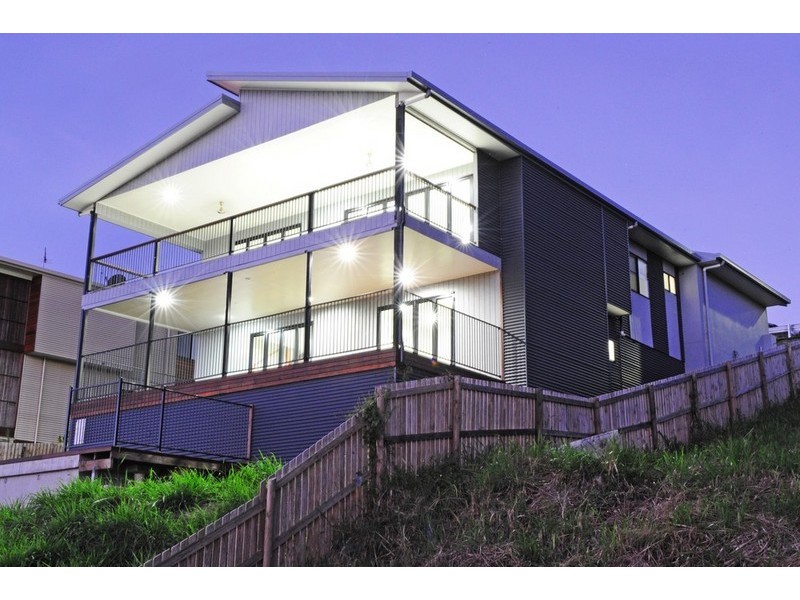 20 Whitehaven Crescent, Cannonvale QLD 4802