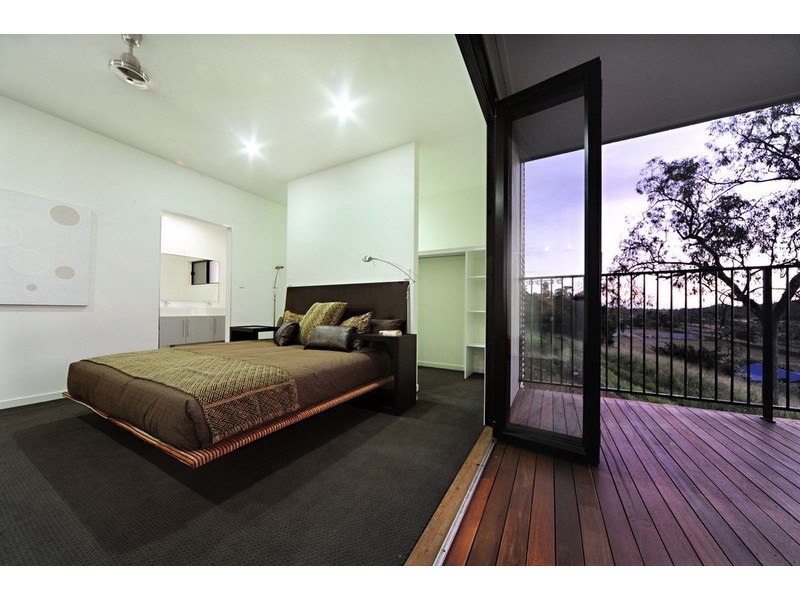 20 Whitehaven Crescent, Cannonvale QLD 4802