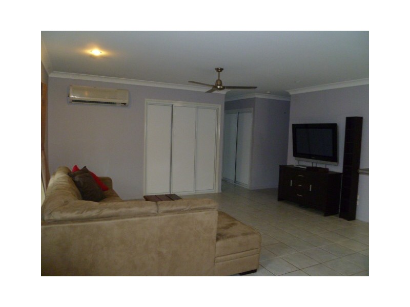 1/14 Banksia Court, Cannonvale QLD 4802