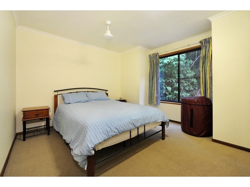 9 Country Road, Cannonvale QLD 4802
