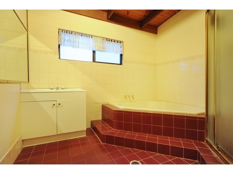 3 Jones Road, Cannonvale QLD 4802