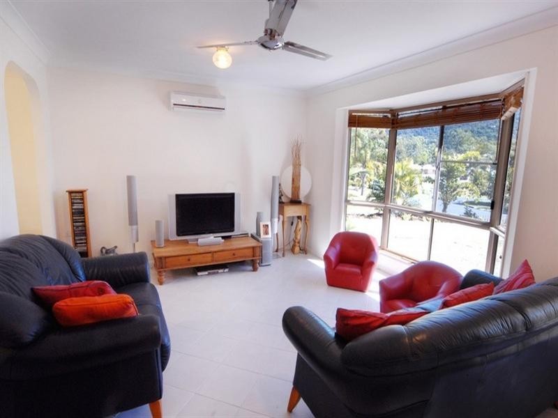 18 Kingfisher Terrace, Jubilee Pocket QLD 4802