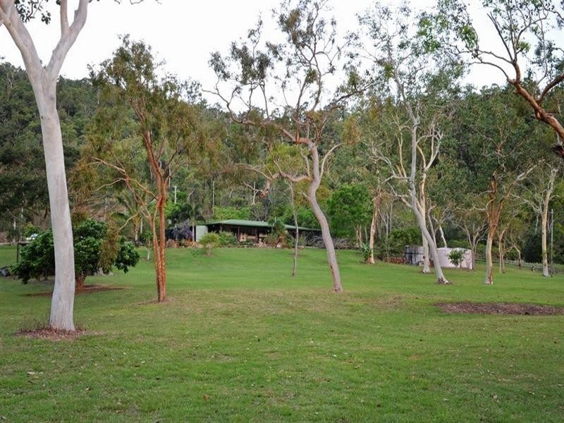 37 Pringle Road, Cannonvale QLD 4802