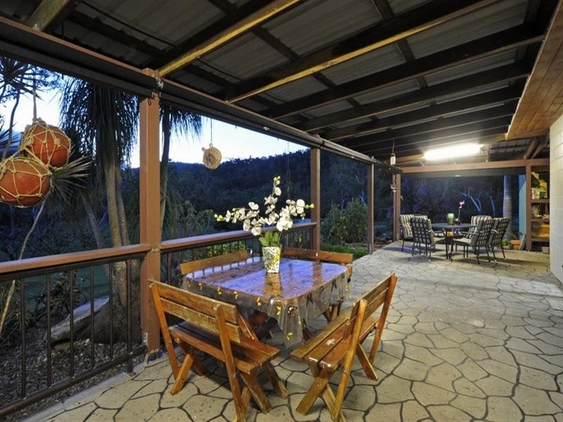 37 Pringle Road, Cannonvale QLD 4802