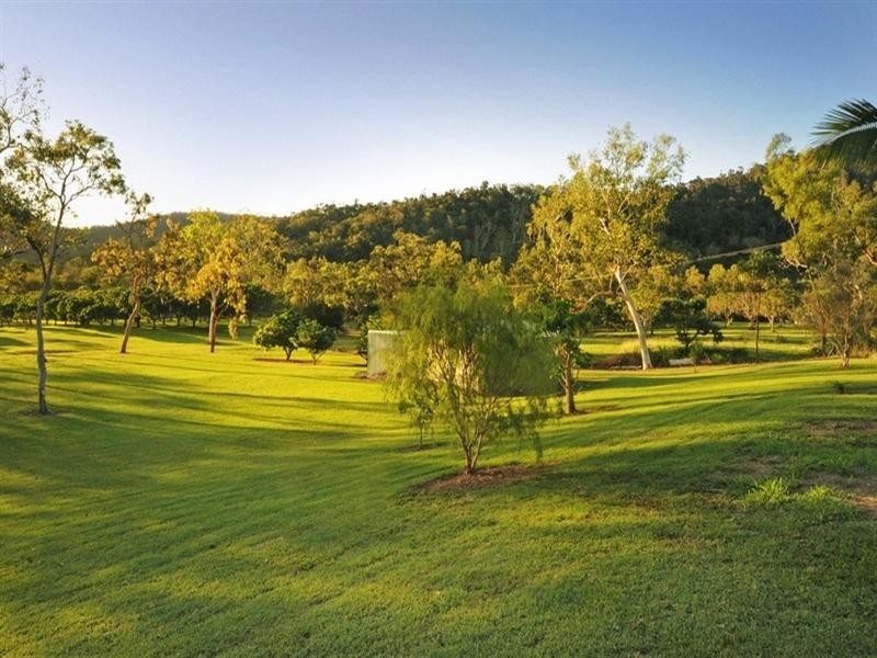37 Pringle Road, Cannonvale QLD 4802