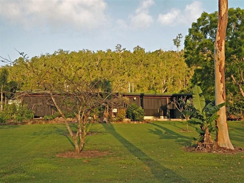 37 Pringle Road, Cannonvale QLD 4802