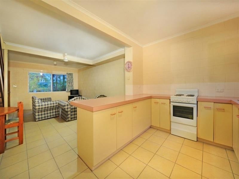 4/5 Duell Road, Cannonvale QLD 4802
