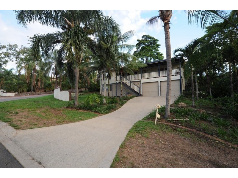 2 Hamilton Avenue, Cannonvale QLD 4802