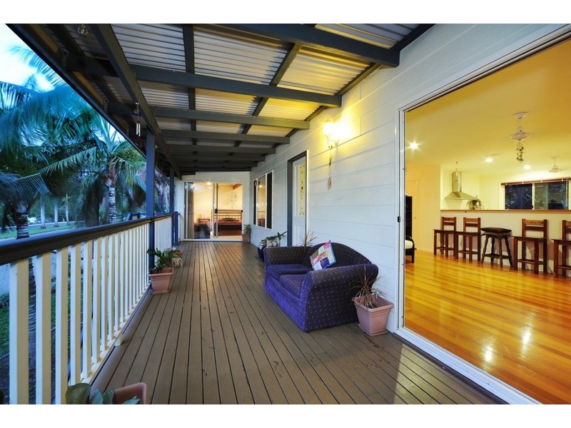 2 Hamilton Avenue, Cannonvale QLD 4802