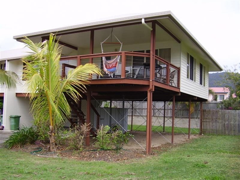 2/8a Erromango Court, Jubilee Pocket QLD 4802